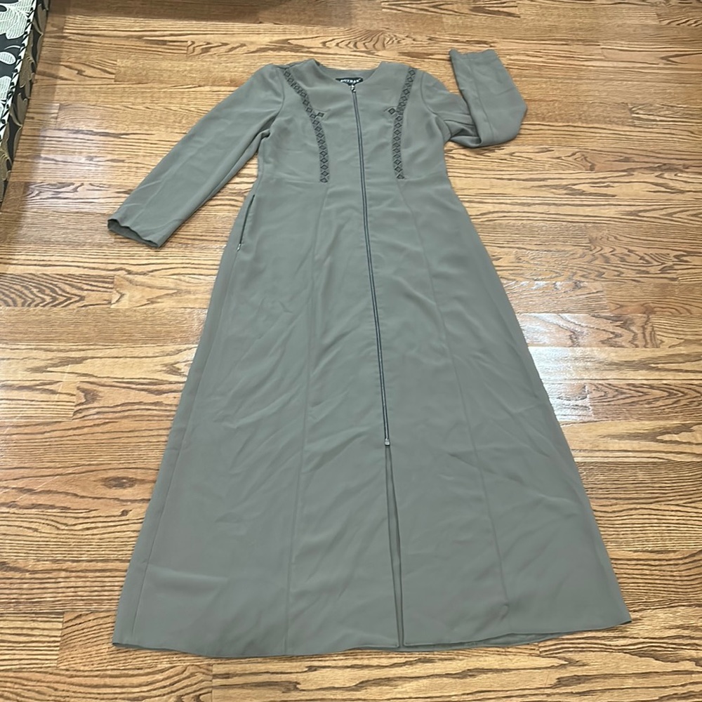 Abaya size 40 s women good condition